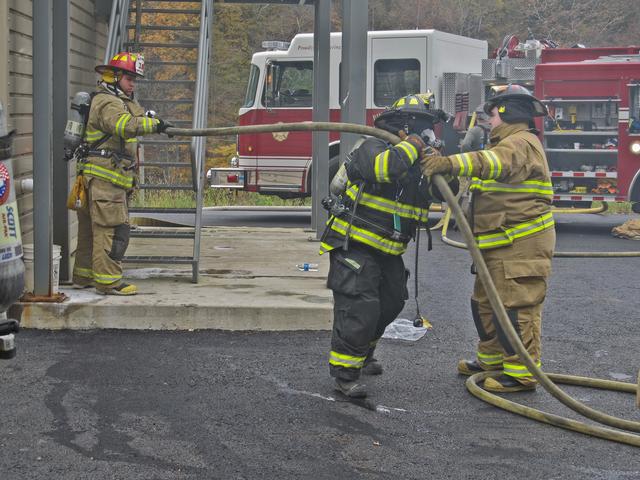 10-23-11 Live Burn At Putnam Training Center