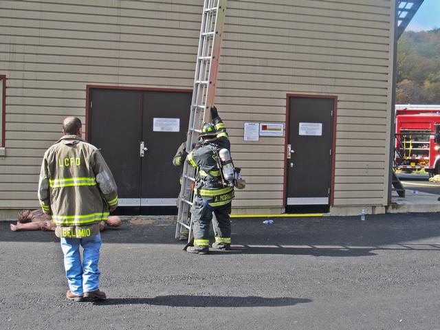 10-23-11 Live Burn At Putnam Training Center
